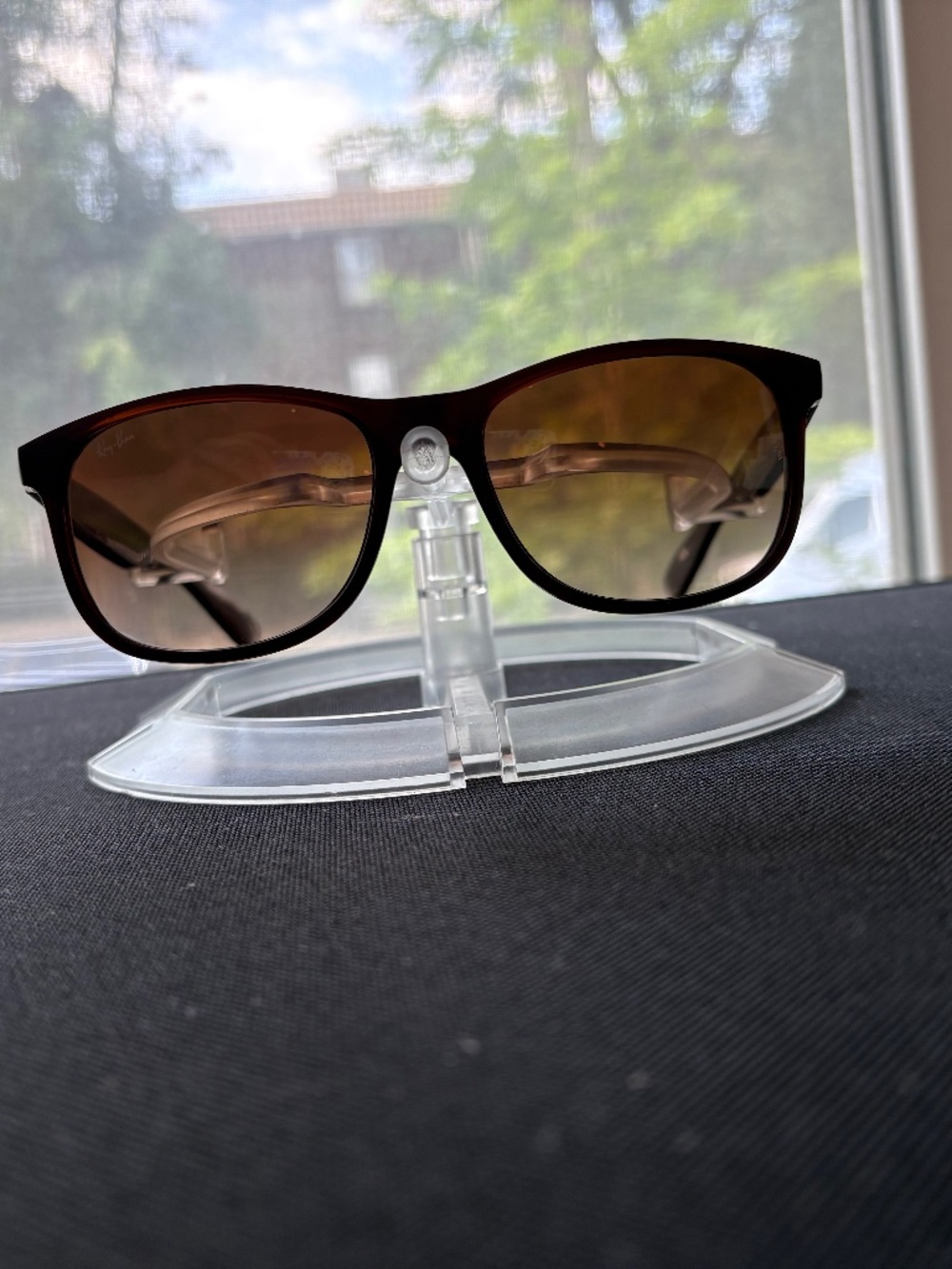 Ray-Ban Andy sunglasses (RB4202). Brown frame/brown gradient lenses